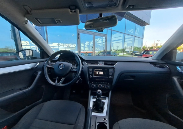 Skoda Octavia cena 46900 przebieg: 185913, rok produkcji 2016 z Bukowno małe 326